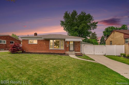 2890 Maxwell St, Trenton, MI, 48183-3412 | Card Image