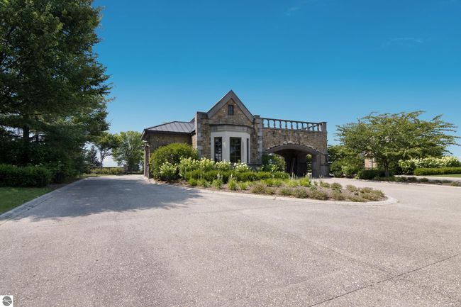 4173 Dornoch Ct, House other with 6 bedrooms, 4 bathrooms and null parking in Williamsburg MI | Image 7