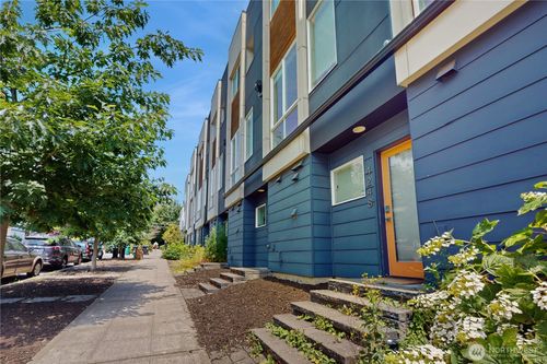 4250 Linden Ave N, Seattle, WA, 98103-7267 | Card Image