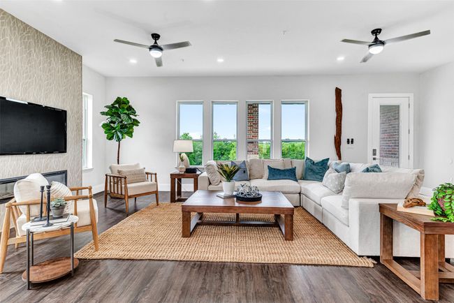 Living Room | Image 6
