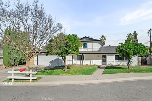 725 Robinhood Ln, Redlands, CA, 92373-5738 | Card Image
