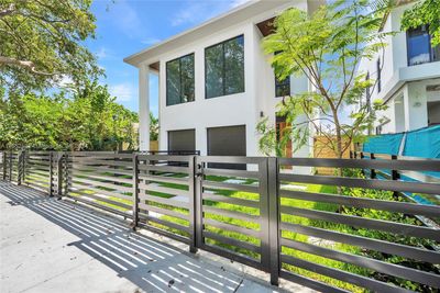 1235 - 1235 Sw 13 Th Ave, Townhouse with 3 bedrooms, 3 bathrooms and null parking in Miami FL | Image 2