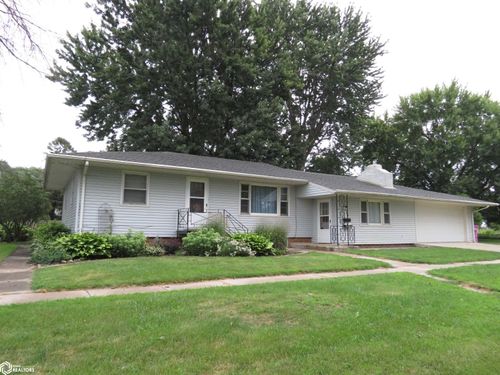 215 7th St Se, Clarion, IA, 50525-1612 | Card Image