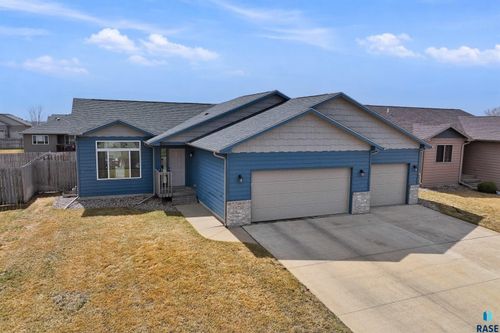 6733 42nd St Street, Sioux Falls, SD, 57110 | Card Image