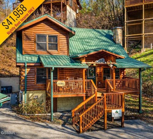 633 Chickasaw Gap Way, Pigeon Forge, TN, 37863 | Card Image