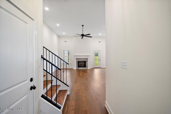 Entry way | Image 7