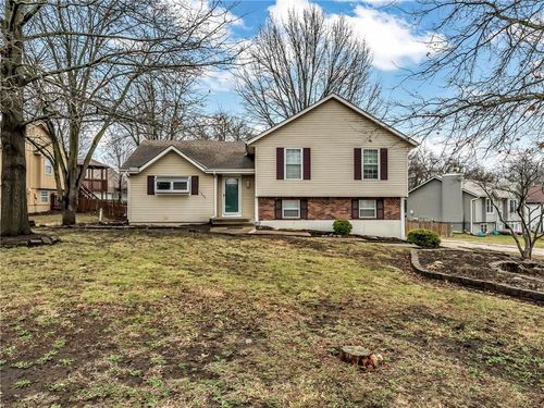 1302 Huntington Cir, Greenwood, MO, 64034-9691 | Card Image
