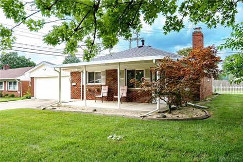804 Hollendale Dr, Kettering, OH, 45429-3132 | Card Image