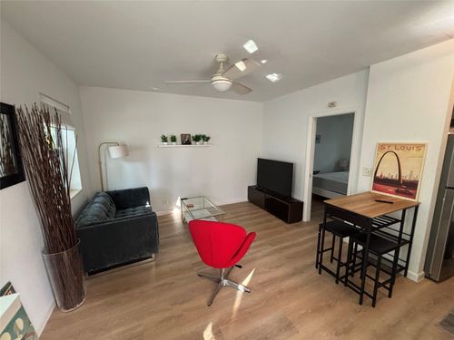 rear-east-1315 Se 2nd St, Fort Lauderdale, FL, 33301-3949 | Card Image