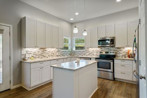 306 Songwood Dr, Spicewood, TX, 78669-4076 | Card Image