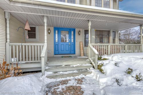 9008 Sussex St, White Lake, MI, 48386-3367 | Card Image