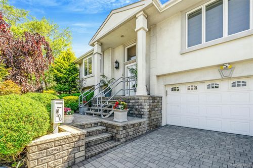 100 Mark Ln, Atlantic Beach, NY, 11509-1617 | Card Image