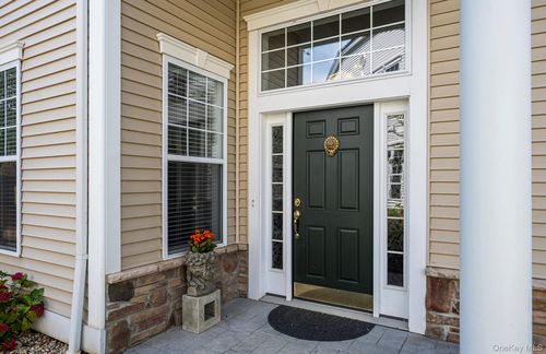 43 Applause Dr, Eastport, NY, 11941-1624 | Card Image