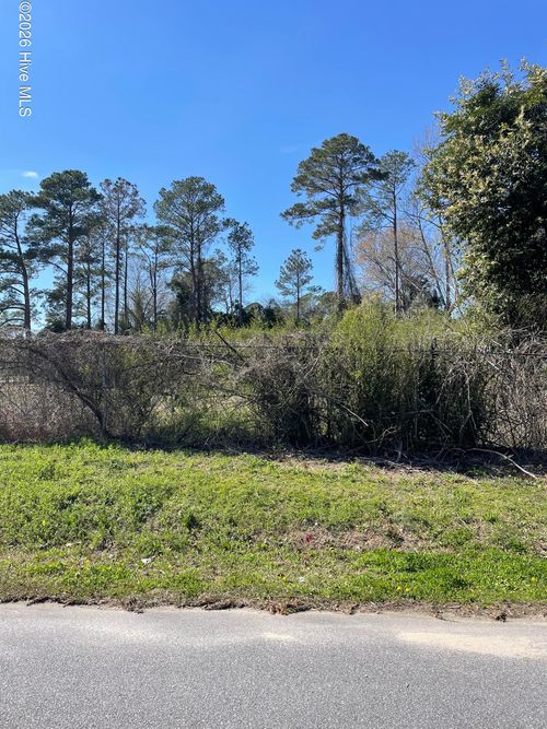 101 N Weber St, Trenton, NC, 28585-7000 | Card Image
