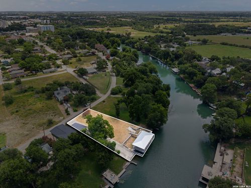 240 Rio Dr, New Braunfels, TX, 78130-3839 | Card Image