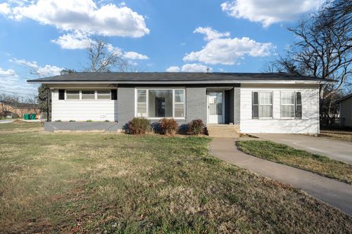 1205 W 10th St, Mcgregor, TX, 76657-1923 | Card Image