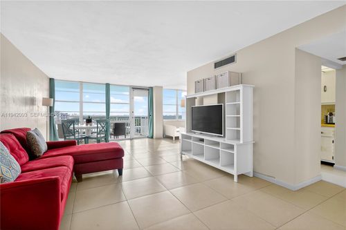 1905-301 174th St, Sunny Isles Beach, FL, 33160-3237 | Card Image