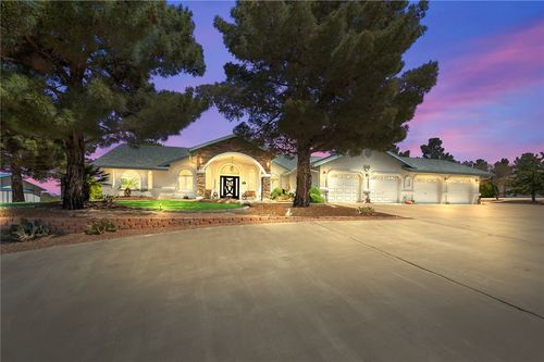 3516 Packsaddle Rd, Kingman, AZ, 86401-6523 | Card Image