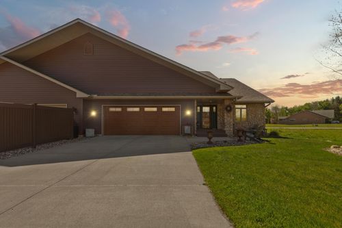20345 Geneva Trl, Faribault, MN, 55021-7501 | Card Image