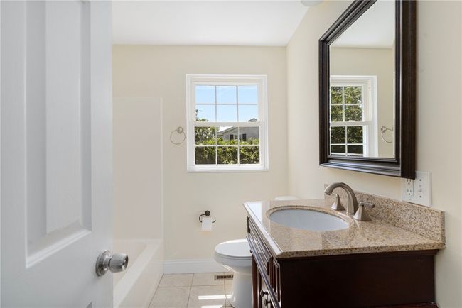 208 W View Rd, House other with 4 bedrooms, 3 bathrooms and 4 parking in Middletown RI | Image 31