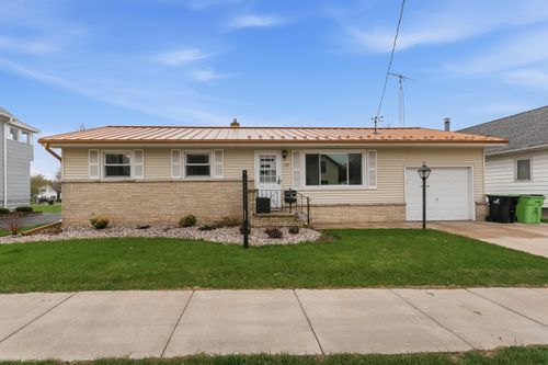 127 E Davis Street, Beaver Dam, WI, 53916-2963 | Card Image