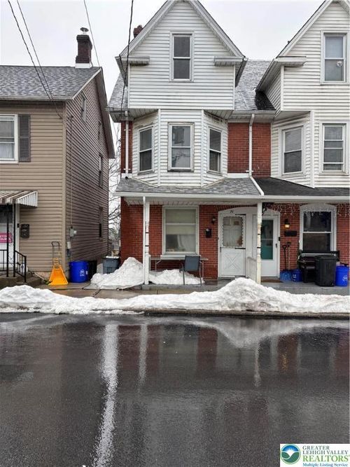 20 E Prospect St, Nazareth, PA, 18064-2815 | Card Image