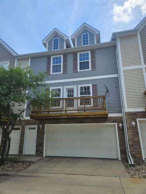 1147 Blackstone Ln, Pleasant Hill, IA, 50327-8924 | Card Image