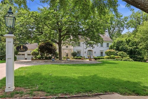 1217 W 58th St, Kansas City, MO, 64113-1146 | Card Image