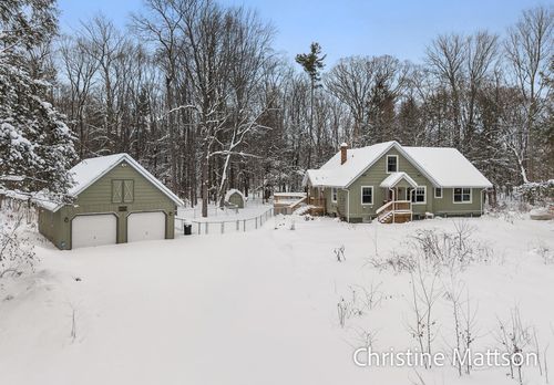 4074 W Roosevelt Rd, Montague, MI, 49437-8412 | Card Image