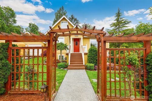 3706 Upland Ave, Everett, WA, 98203-1238 | Card Image