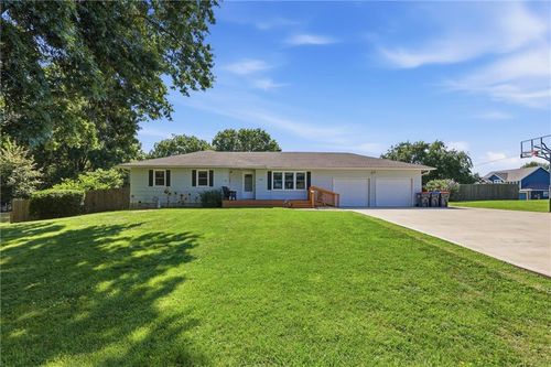 3714 N 154th Ter, Basehor, KS, 66007-9386 | Card Image