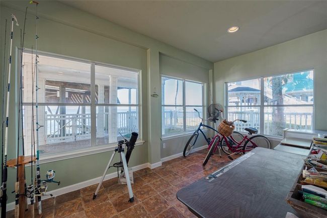 131 Isles End Rd, House other with 4 bedrooms, 5 bathrooms and 2 parking in Tiki Island TX | Image 42
