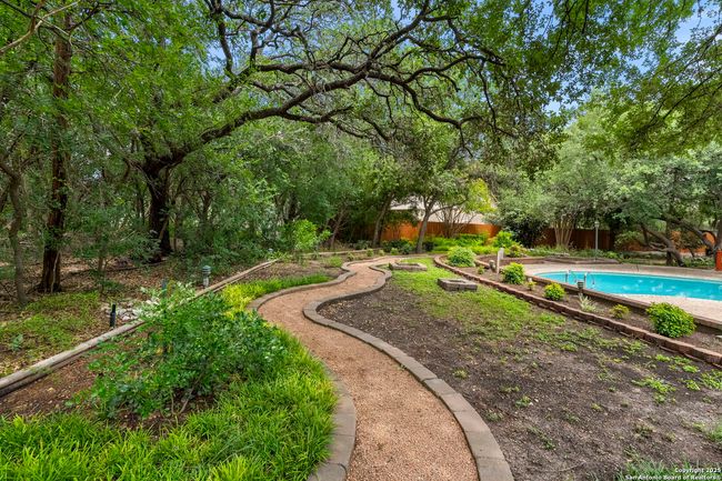 7835 Wild Eagle Rd, House other with 5 bedrooms, 3 bathrooms and null parking in San Antonio TX | Image 33