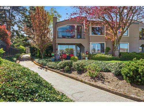 18-401 N Tomahawk Island Dr, Portland, OR, 97217 | Card Image
