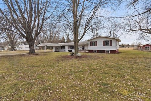 425 Eaton St, Breckenridge, MI, 48615-9746 | Card Image