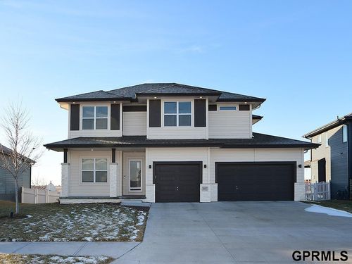 18421 Merion Dr, Omaha, NE, 68136-4258 | Card Image