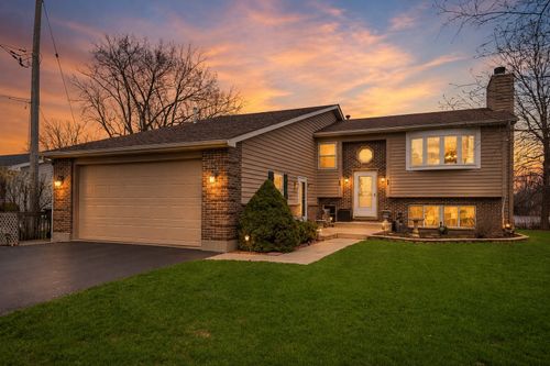 12738 W 27th Pl, Beach Park, IL, 60099-9724 | Card Image