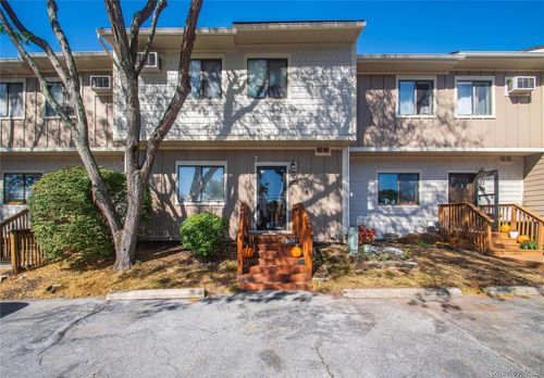 5904 Chelsea Cv N, Hopewell Junction, NY, 12533-7110 | Card Image