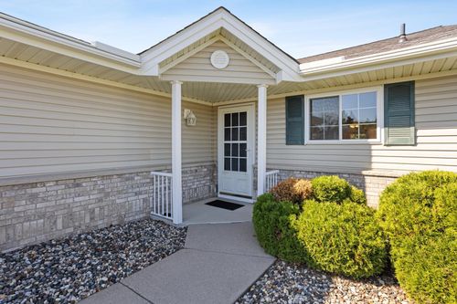 745 Sterling Ct, Mahtomedi, MN, 55115-1477 | Card Image