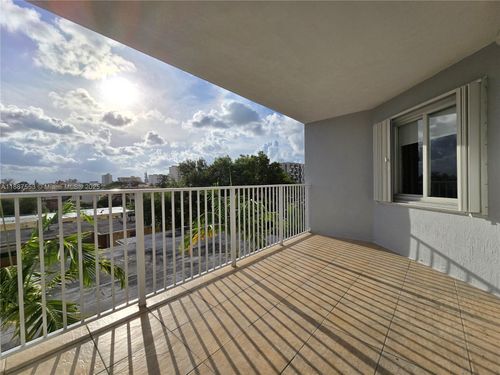 apt-404-637 Sw 3rd St, Miami, FL, 33130-2314 | Card Image