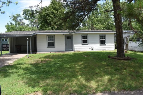 419 Sooner Rd, Bartlesville, OK, 74003-1526 | Card Image