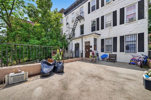 58 Herriot St, Yonkers, NY, 10701-4721 | Card Image