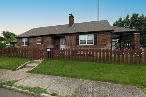 6 Brighton St, Dayton, OH, 45404-2049 | Card Image