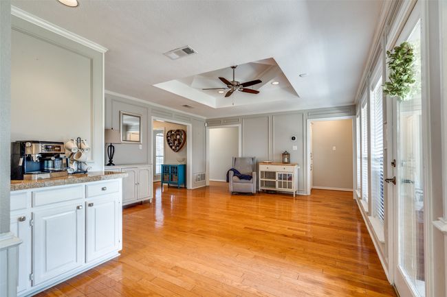 2332 Heatherwoods Way, House other with 3 bedrooms, 3 bathrooms and null parking in Carrollton TX | Image 10