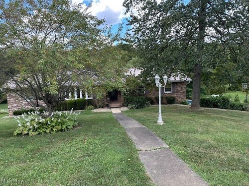 170 Christopher Pl, Zanesville, OH, 43701-9024 | Card Image