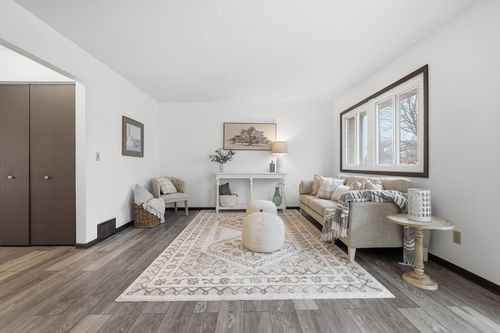 7597 Whitney Dr, Apple Valley, MN, 55124-5406 | Card Image