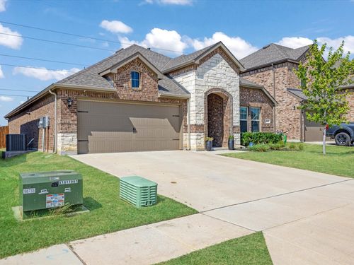 3257 Trails End Rd, Aubrey, TX, 76227-4847 | Card Image