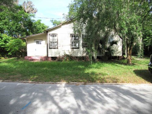 14 S Lake St, Crescent City, FL, 32112-2806 | Card Image