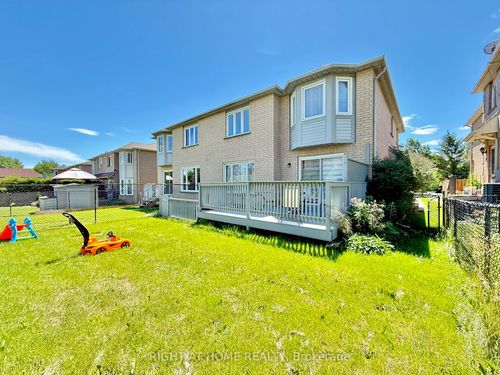 569 Walpole Cres, Newmarket, ON, L3X2B5 | Card Image