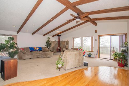 711 Cienaga Ln, Grants Pass, OR, 97526-7295 | Card Image